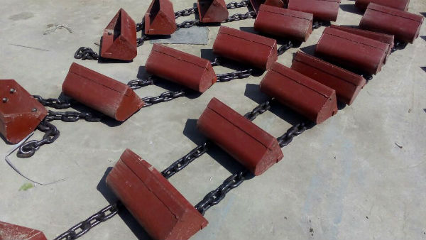 環(huán)鏈斗式提升機鏈條料斗安裝